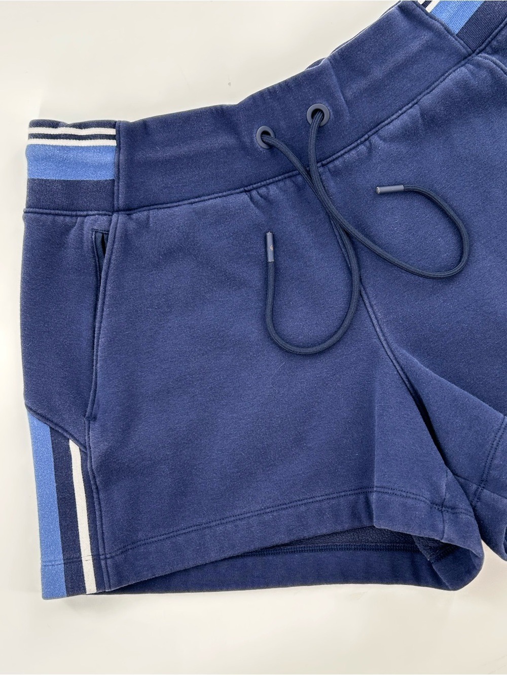 Athleta Navy Blue Triumph Game Point Shorts Small - Picture 4 of 9